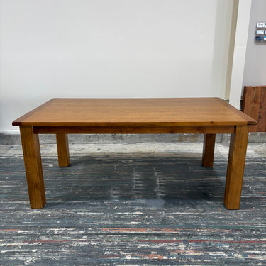 Richmond Dining Table |Oak Finish