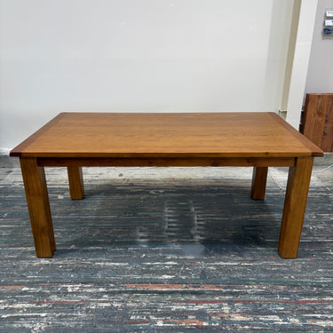 Richmond Dining Table |Oak Finish