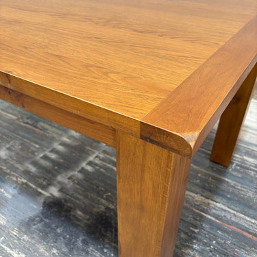 Richmond Dining Table |Oak Finish